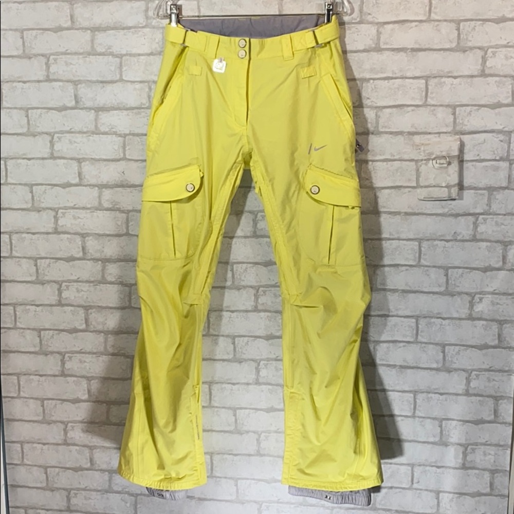 Nike yellow snow boarding pants size Small